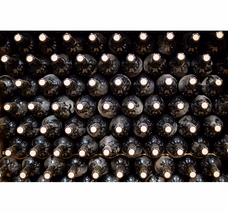 Botellas en una bodega vintage wall mural - TenStickers