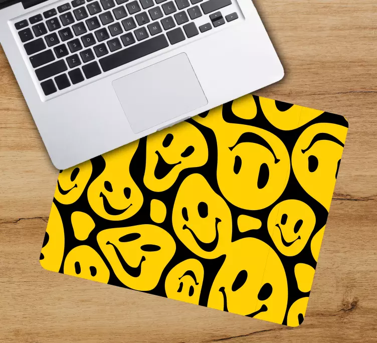 White and yellow classic smiley mouse pad - TenStickers