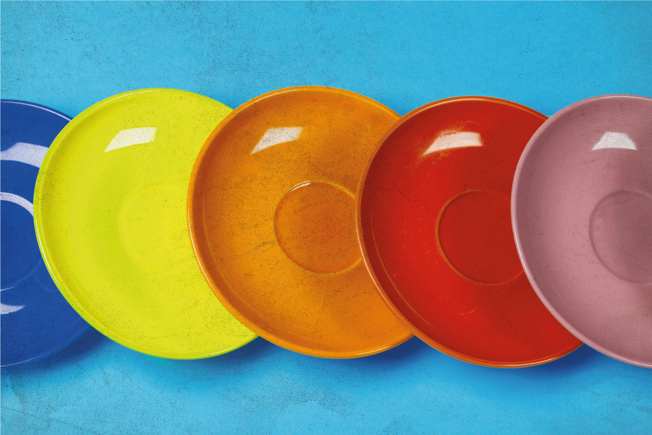 Modern placemats for vibrant round plates - TenStickers