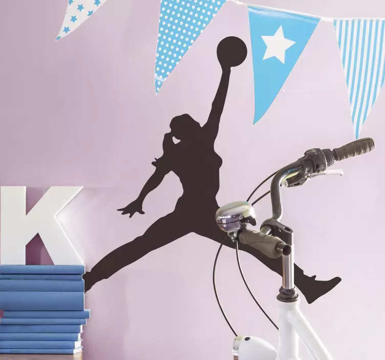 Basketball woman silhouette wall sticker - TenStickers