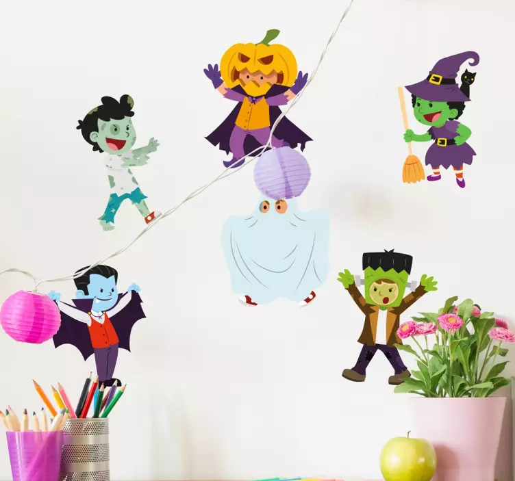 Little Halloween Characters - TenStickers