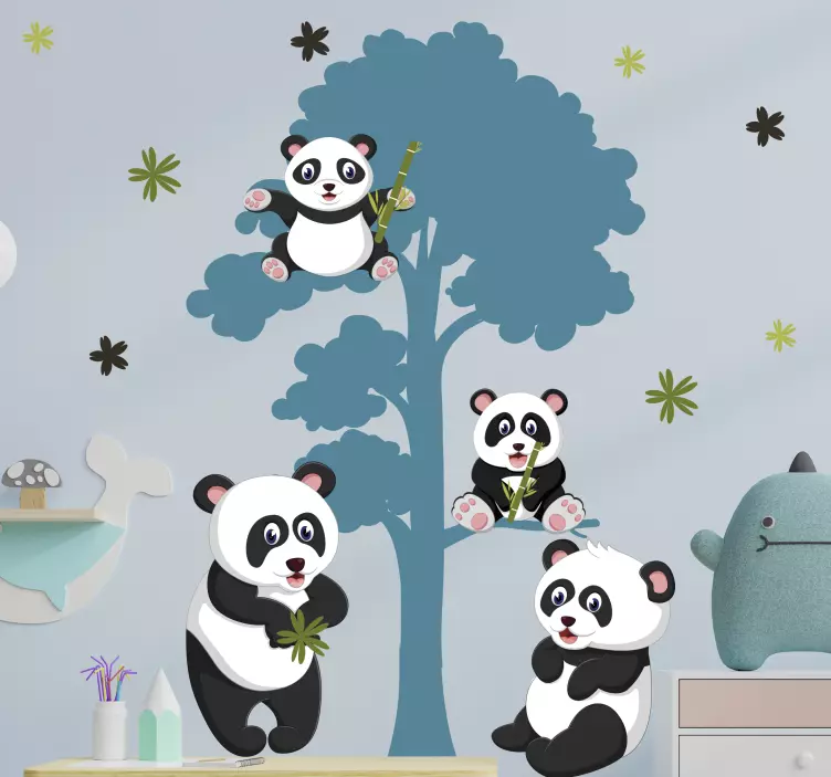 Pet wall art adorable panda family - TenStickers