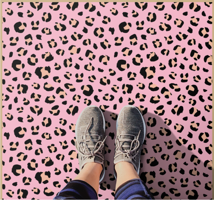 Black and pink leopard print bedroom rug - TenStickers
