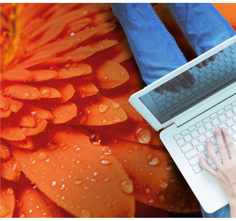 Bright orange petals flower vinyl rug - TenStickers