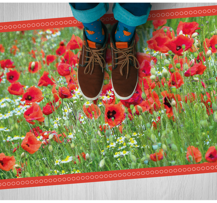 Realistic poppy field flower vinyl rug - TenStickers