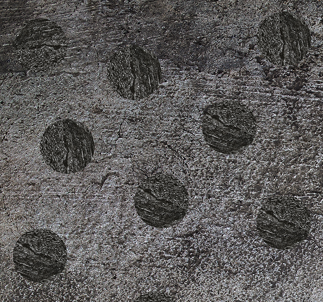Gray vinyl rug with abstract circular designs - TenStickers